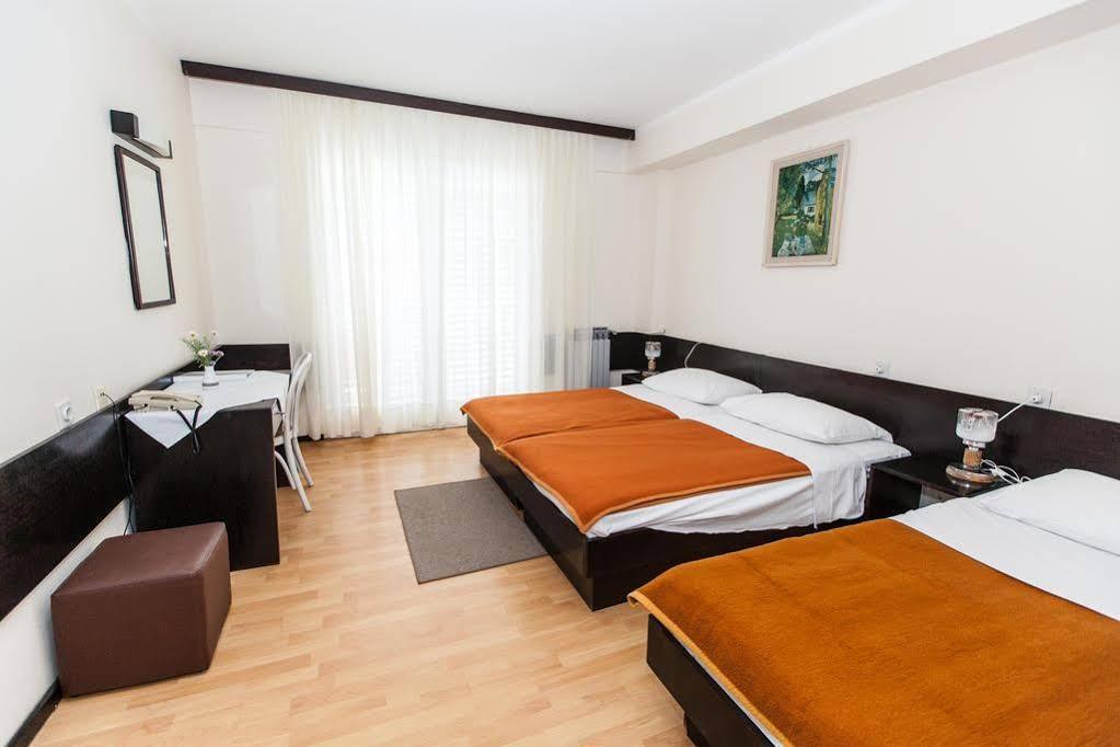 Hotel Zagreb Crikvenica Extérieur photo