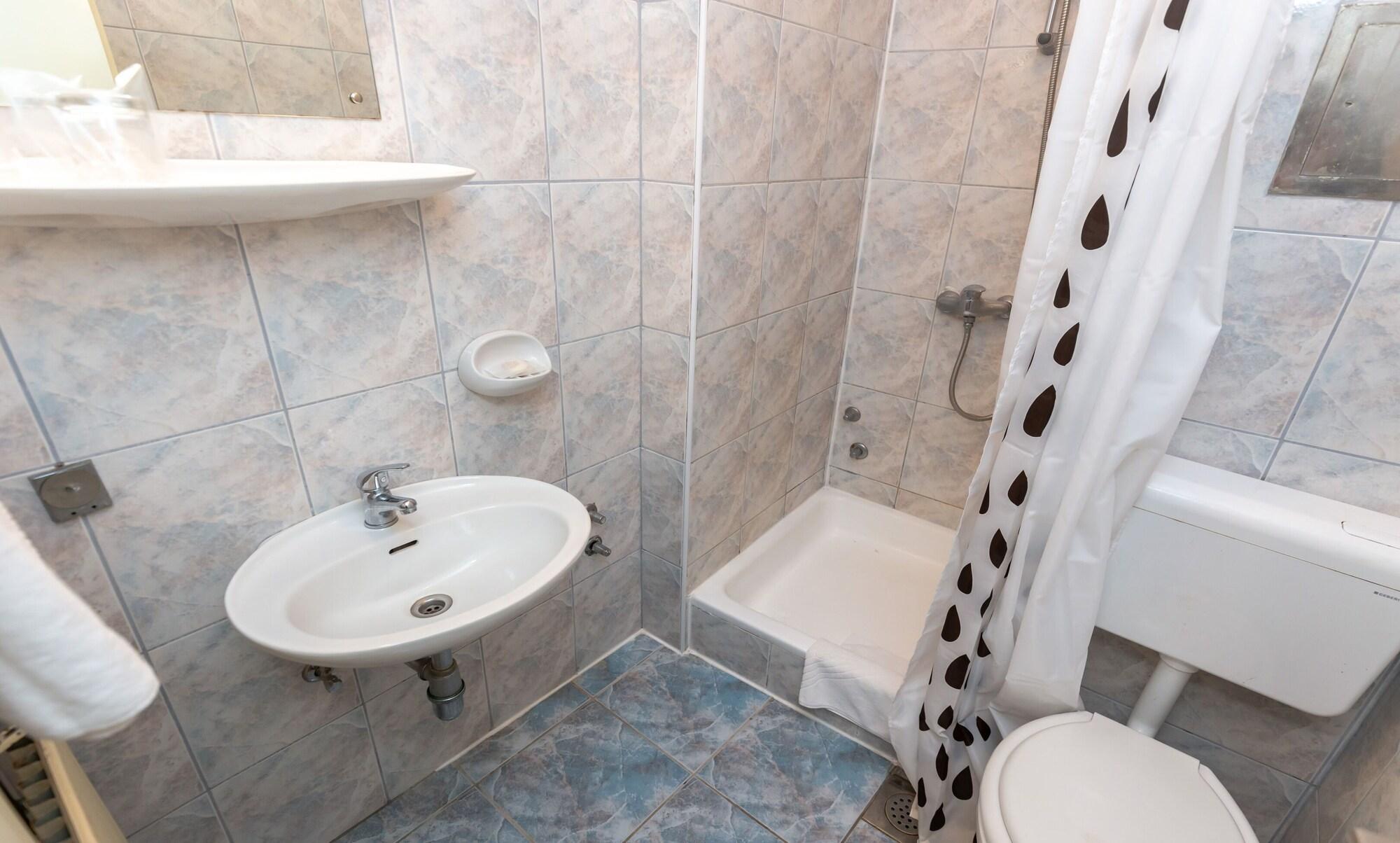 Hotel Zagreb Crikvenica Extérieur photo