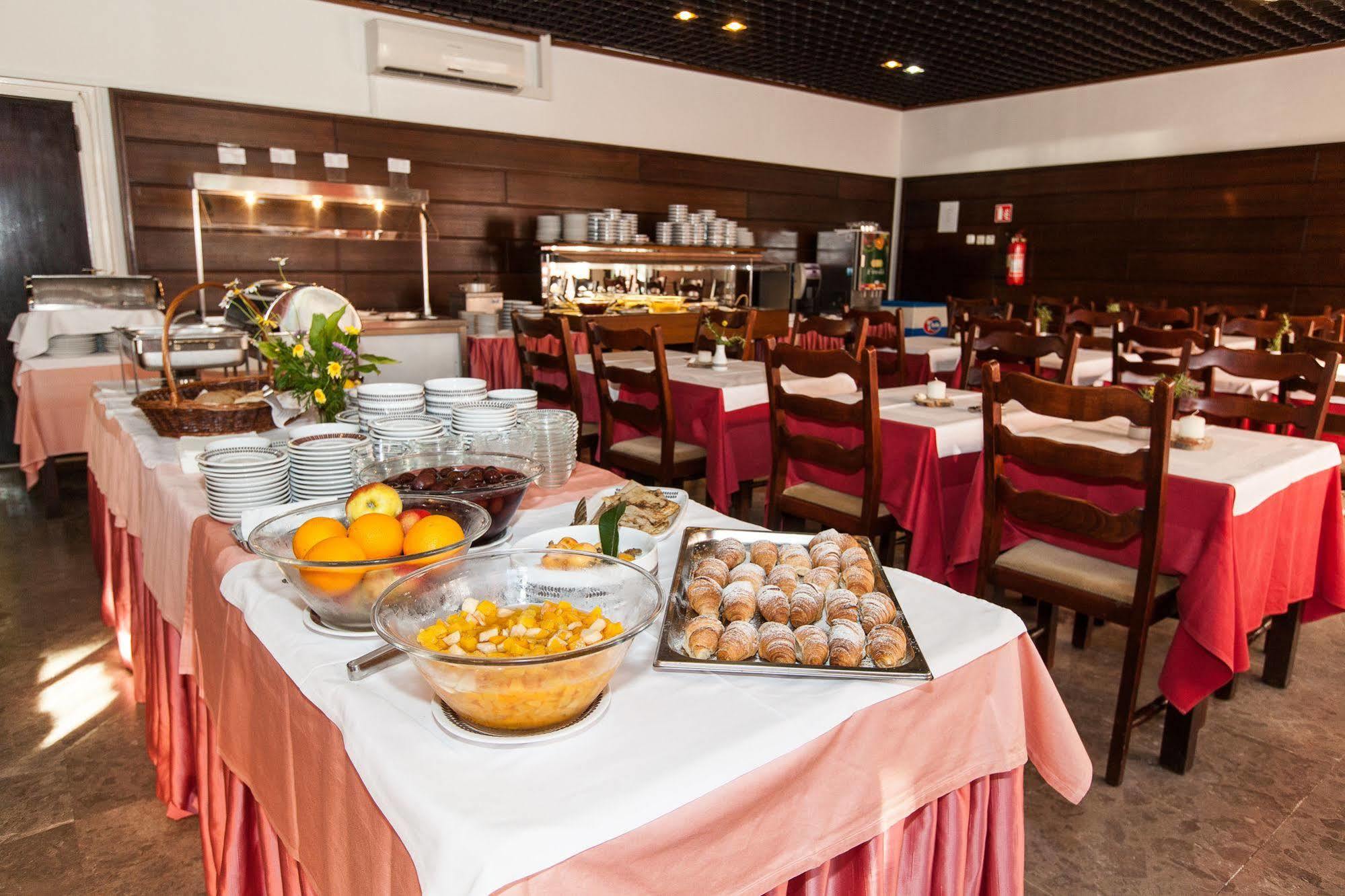 Hotel Zagreb Crikvenica Extérieur photo